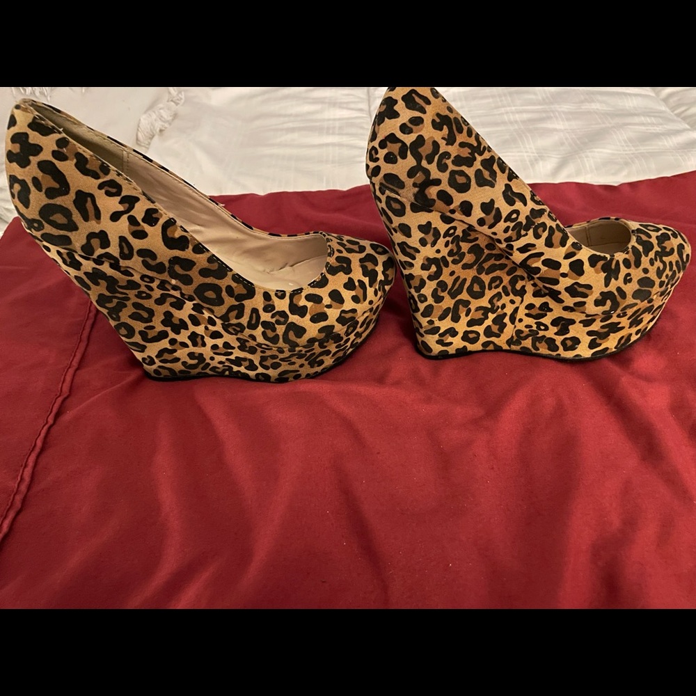 Leopard Wedges - Picture 2 of 5